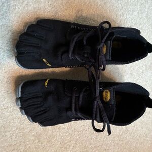 Vibram Black and Gray FiveFingers Toe Shoes